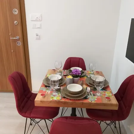 Aparthotel Pera Colour House 4*