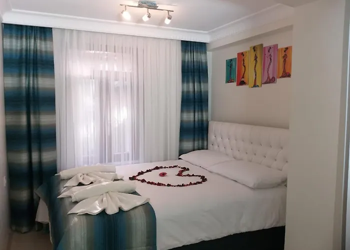 Pera Colour House 4*